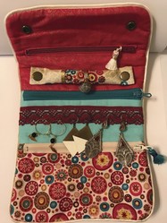 Je couds une pochette  bijoux