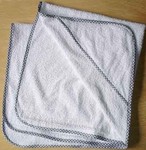 La pose du biais : le tablier,sortie de bain bb ou bavoir